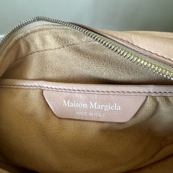 Lightly used Maison Margiela bag - Picture 2 of 4